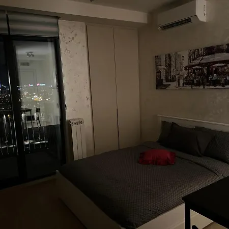 Waterfront Metropolitan Apartment