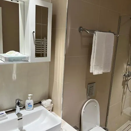 Waterfront Metropolitan Apartment *